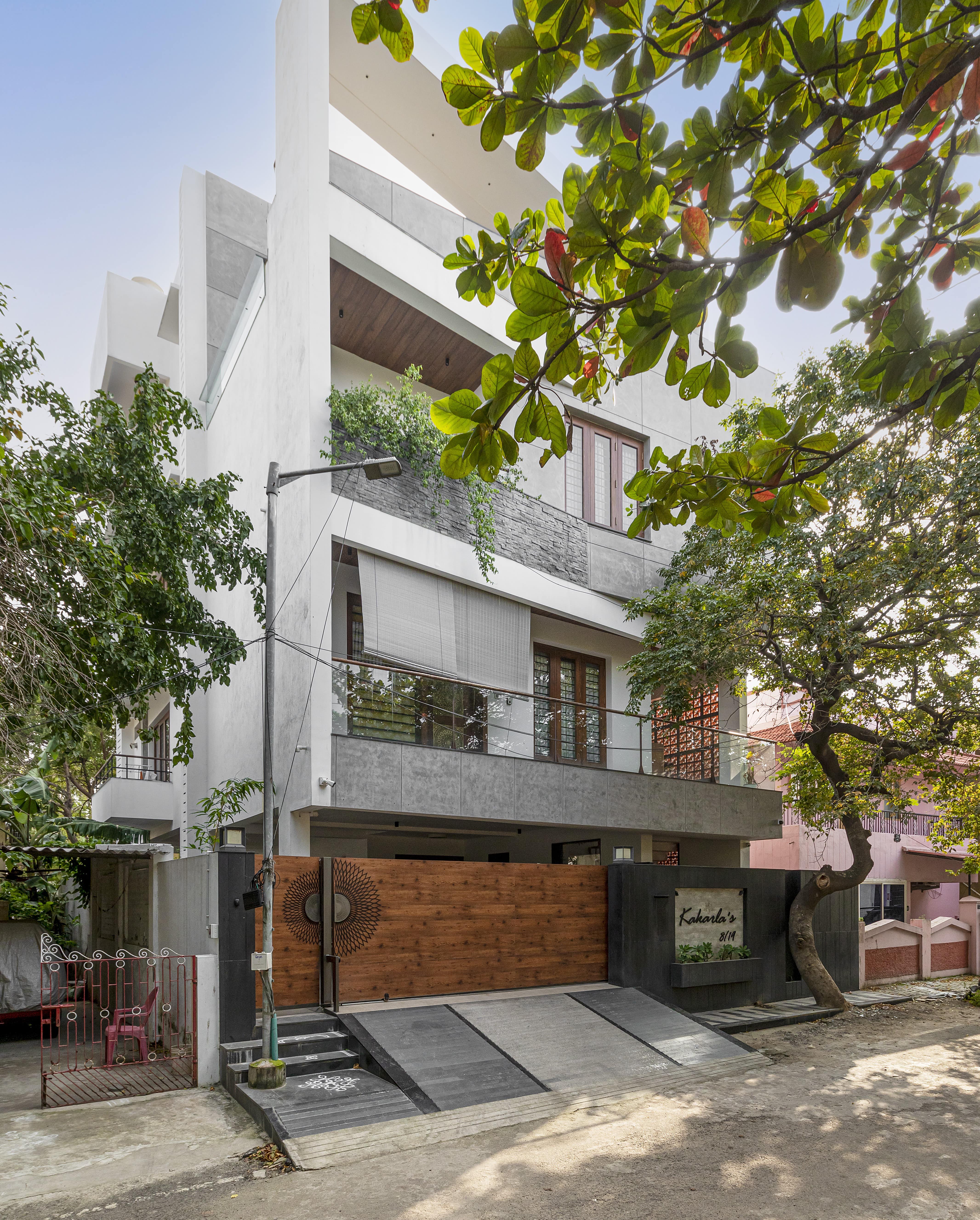 KAKARLA RESIDENCE, Dotand